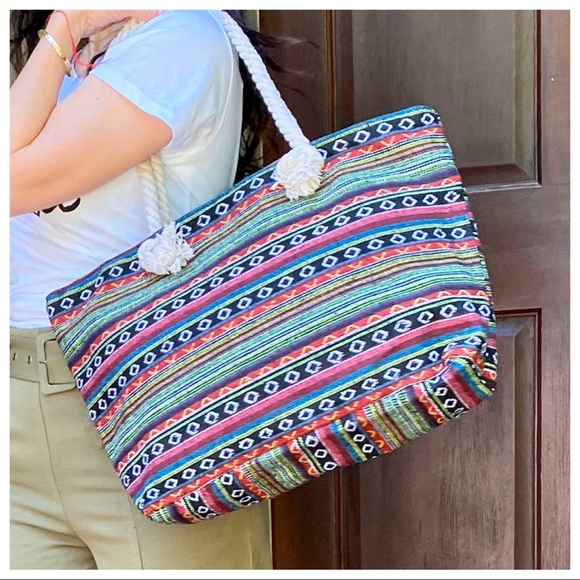 ShopEvelynne Handbags - PERFECT TRIBAL PRINT WEEKEND TOTE BAG